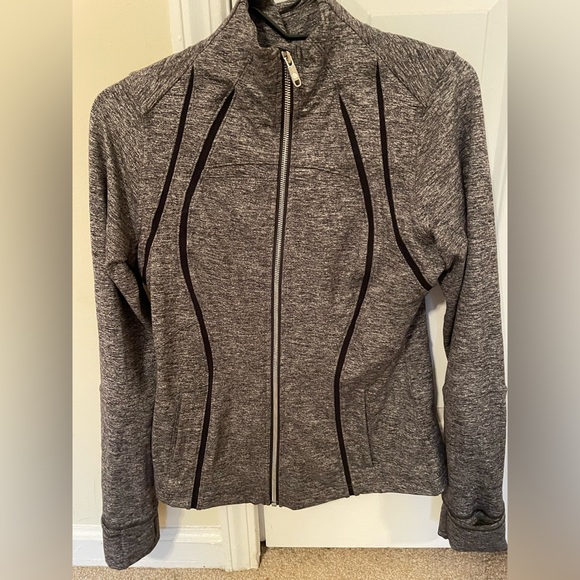 Women’s Lululemon Define Jacket, size 8 - Picture 5 of 5